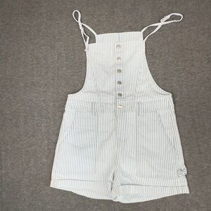 Celebrity Pink Shortalls Juniors L 11-13 Striped Adjustable Straps Denim Pockets